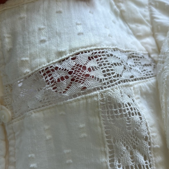 ❌SOLD❌ Old Navy | Clip Dot Crochet Lace Button Front Blouse - Picture 11 of 16